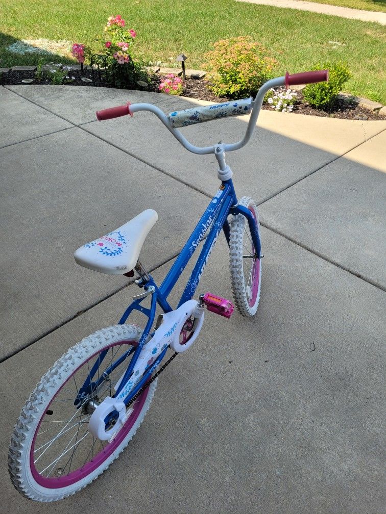 Girls bike