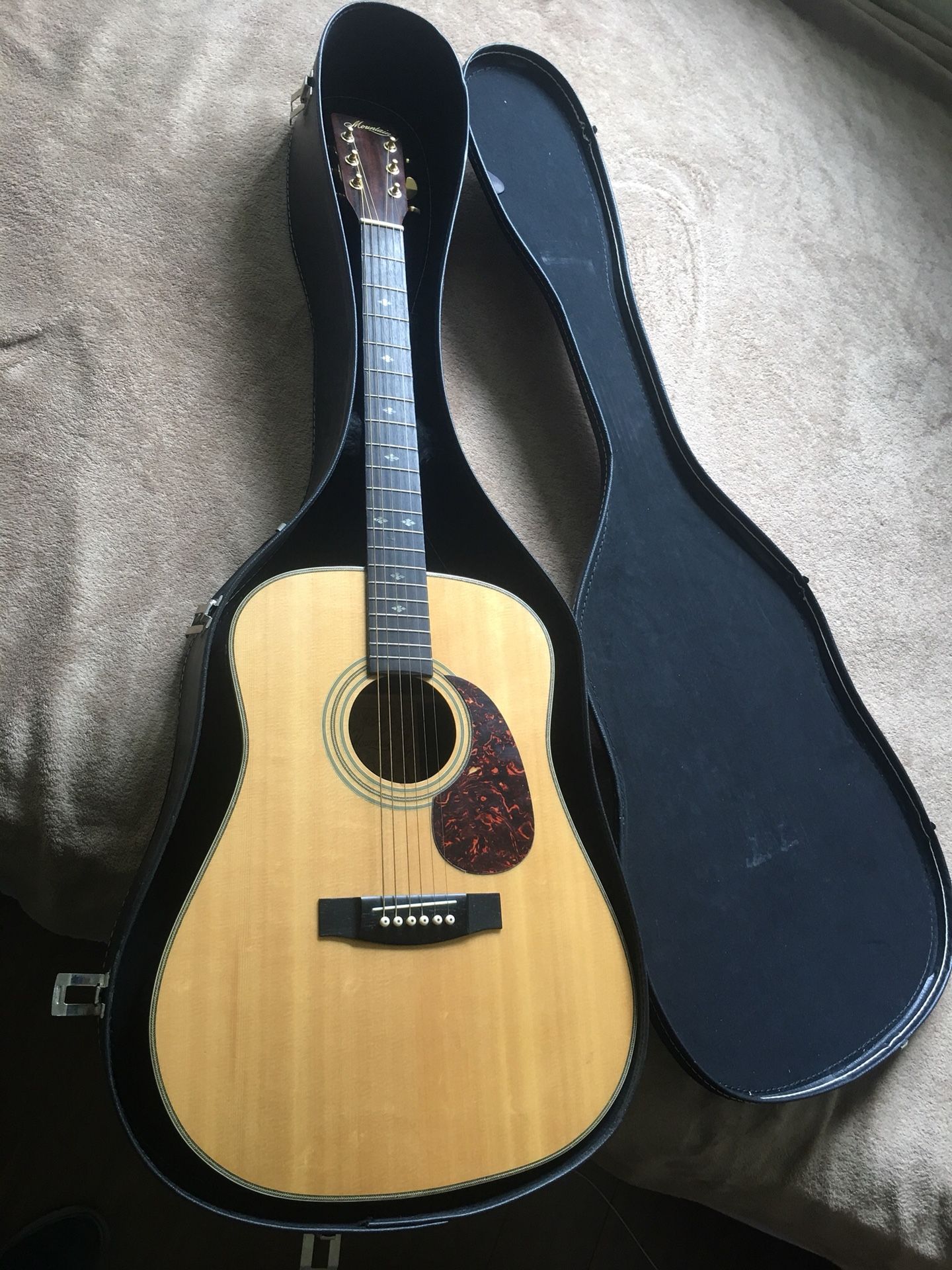 Mountain M37 acoustic guitar