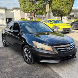 Black Honda Accord 2012 