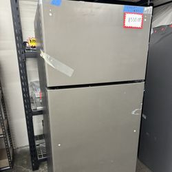 GE 28in Slate Top And Bottom Refrigerator 6 Months Warranty