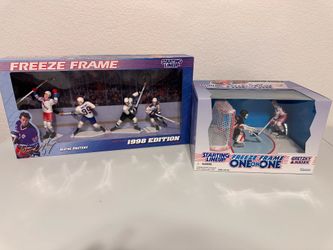 Set of 2 Starting Lineup Wayne Gretzky Set NEW