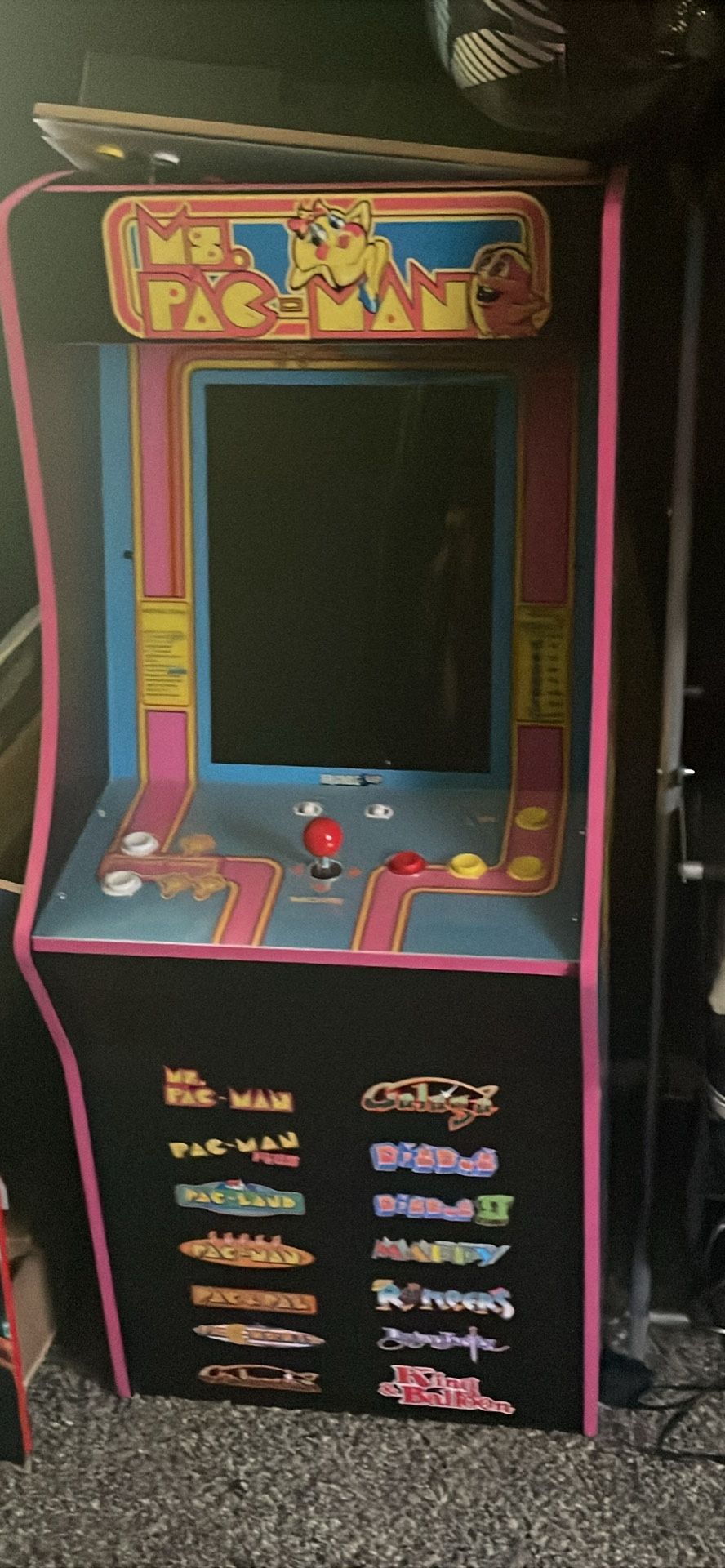 PAC-Man Machine