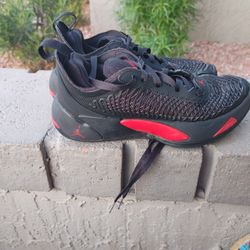 Boys Nike Retro Jordan's Size 5Y 