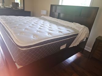 King matress no stain like new