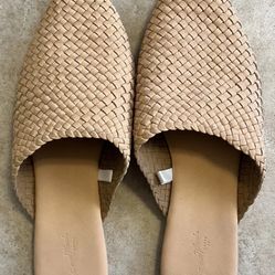 Universal Thread Women's Elora Mule Flats Size 11 Cream / Beige