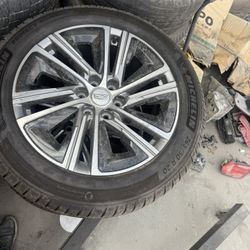 2024 Cadillac Lyric wheel and tire