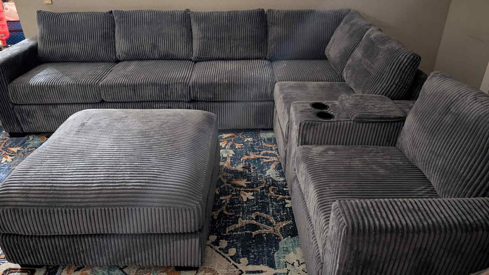 New Large Sectional Couch with USB, Cup Holders & Ottoman! Free Delivery 🚚!