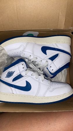 Kid sneakers