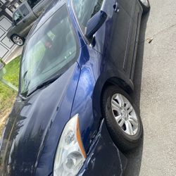 Nissan Altima 150,00 Miles 3700