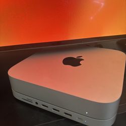 2023 Mac Mini M2 w/ Accessories