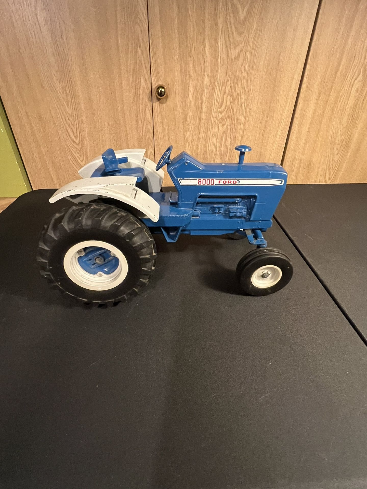 Vintage Ertl Ford 8000 Tractor W/3 Point Hitch1/2