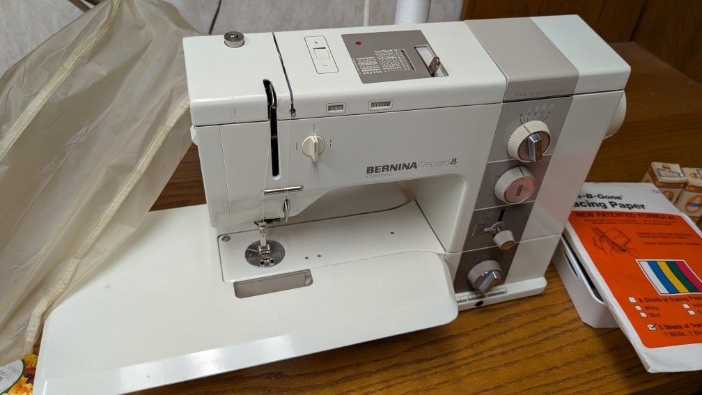 BERNINA Sewing Machine Record 931 Electronic (Swiss Made)
