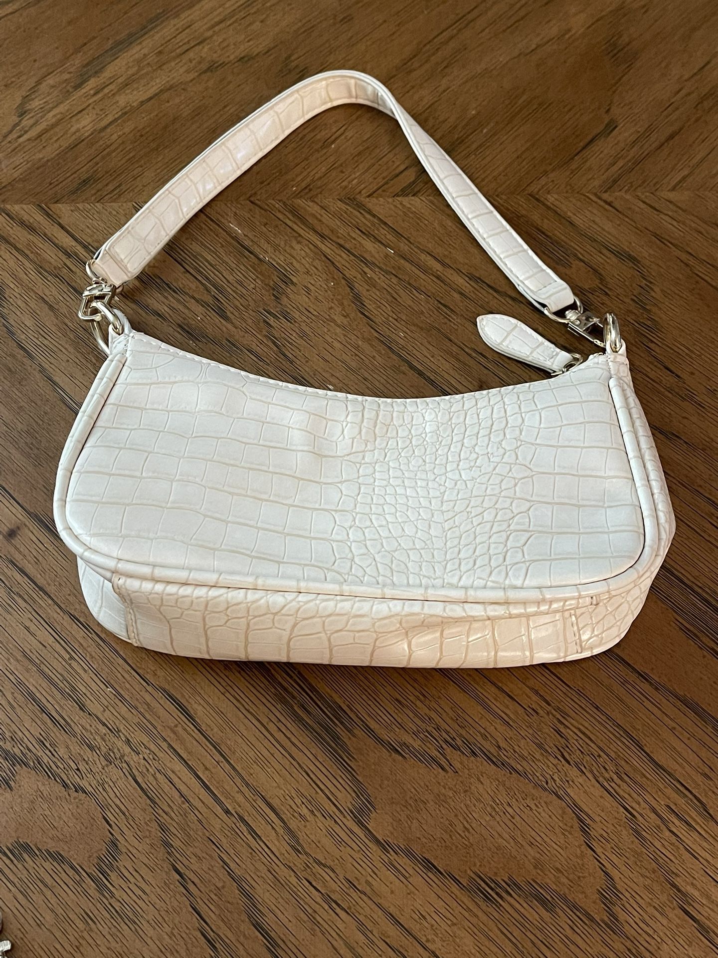 Like New Cream Colored Crocodile Pattern Handbag
