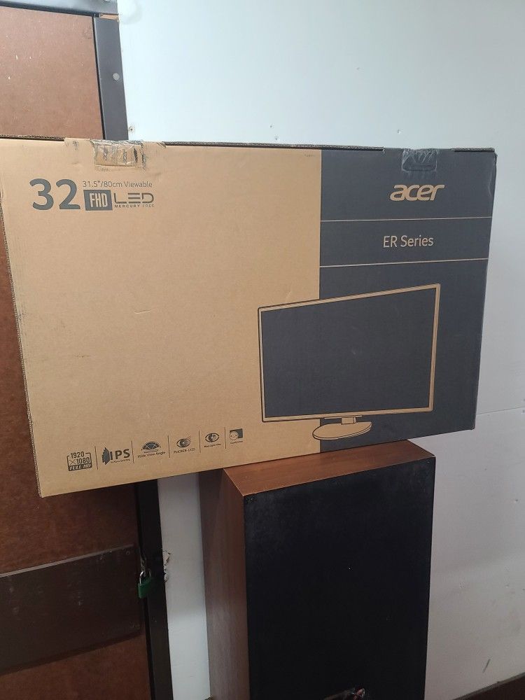 Acer 32 Inch computer monitor