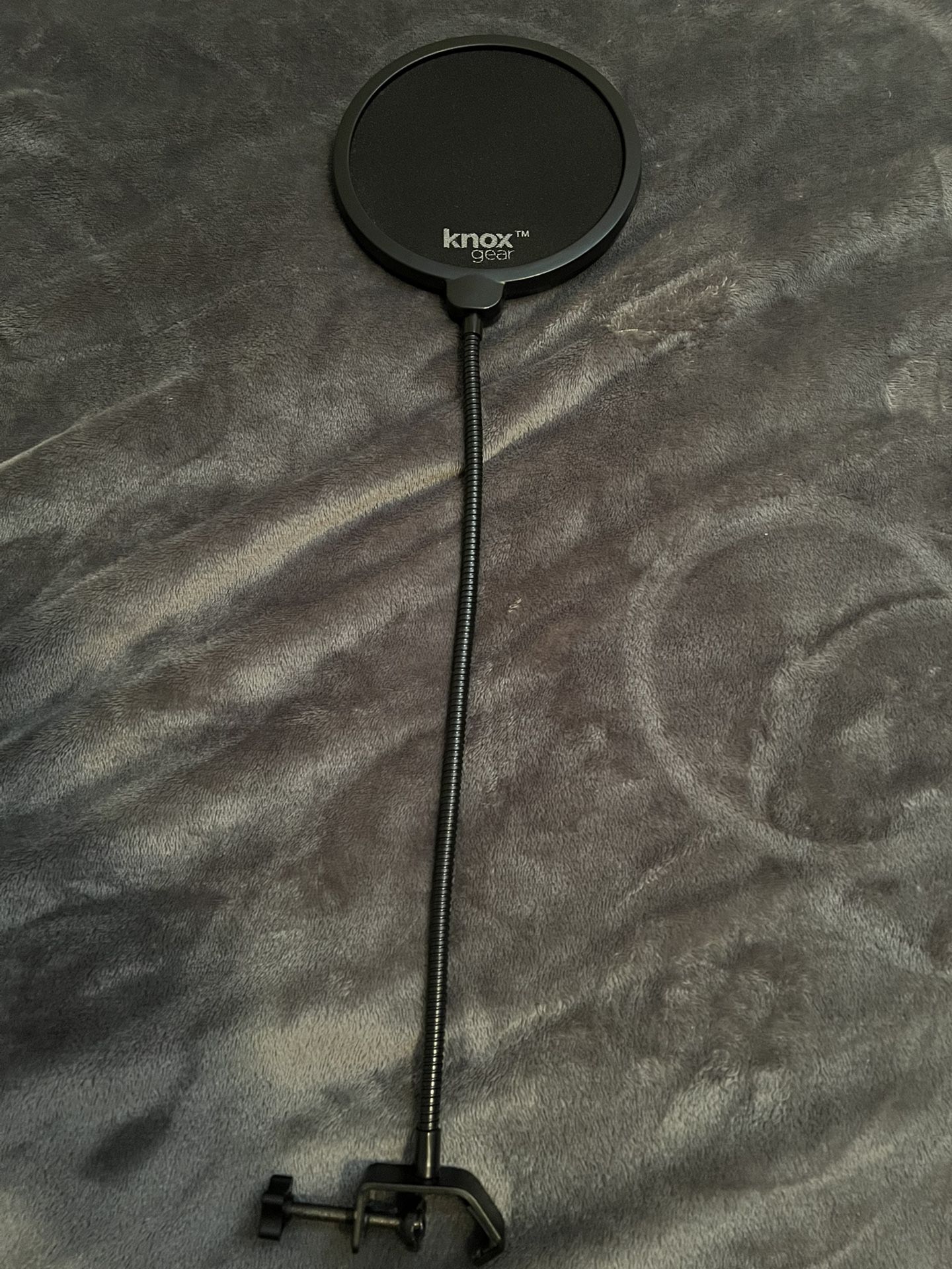 Knox Gear Pop Filter for use with Recording Studio, Broadcasting, and Podcasting Microphones - Flexible Gooseneck Mount & Windscreen