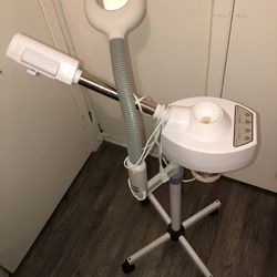 Facial steamer With LED light 