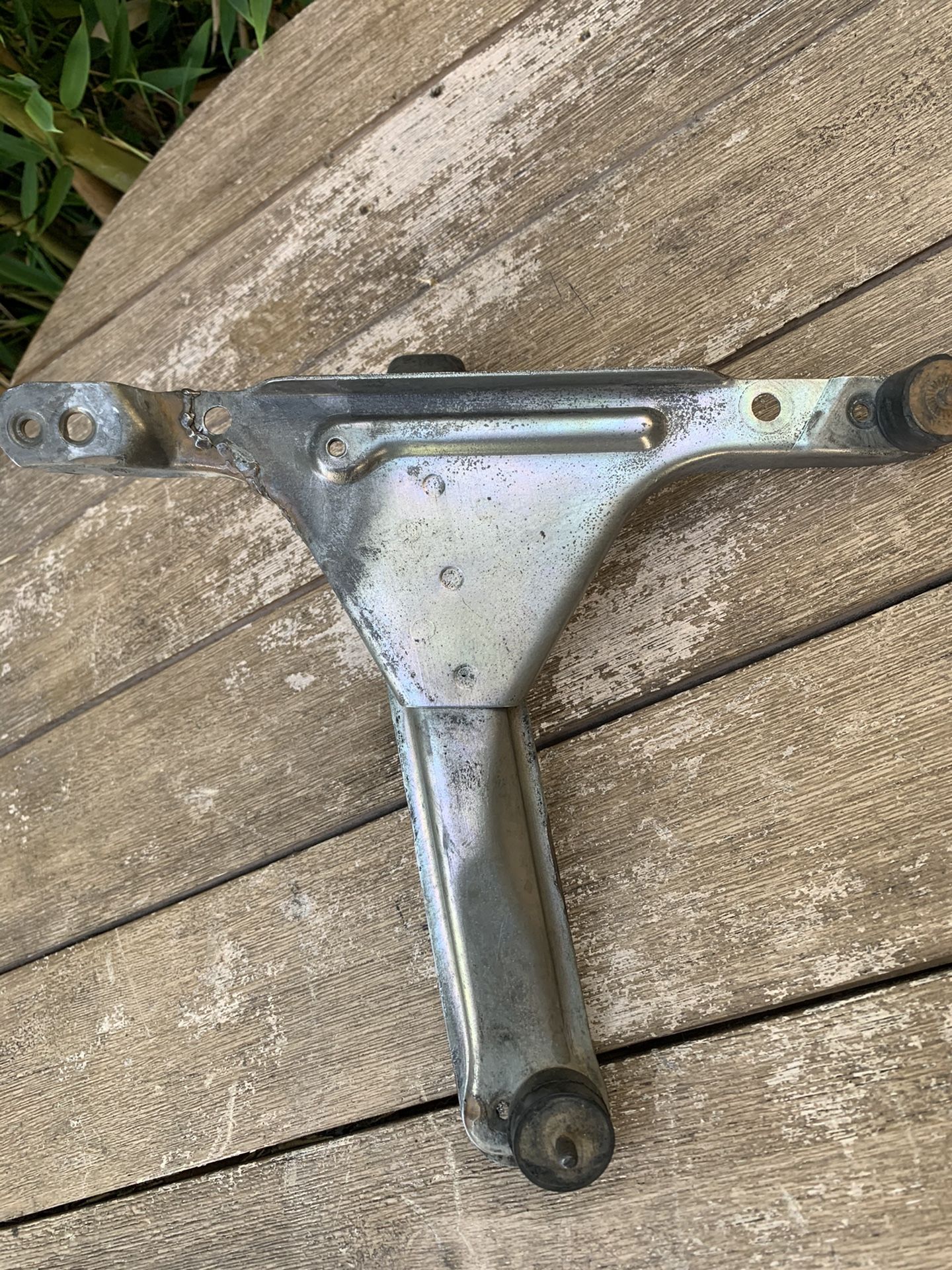 Mercedes 300D 300SD 300TD Air Cleaner Bracket