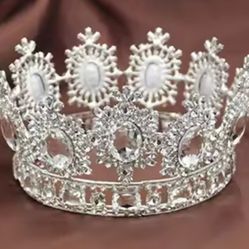 Round Tiara Crown with Rhinestones