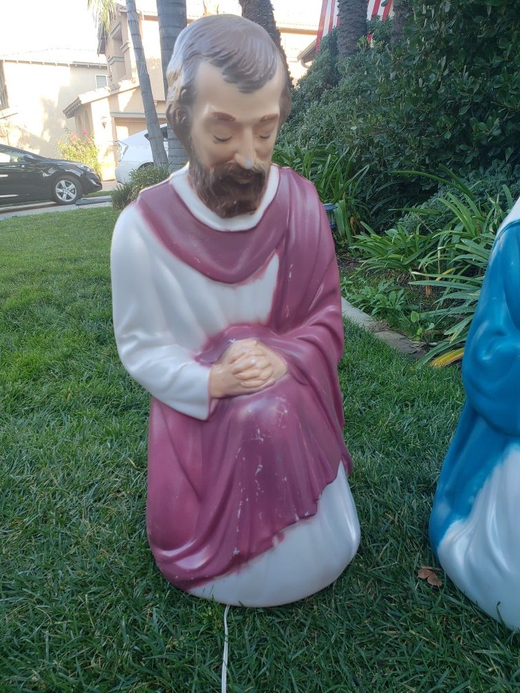 Mary and Joseph Christmas lawn decorations