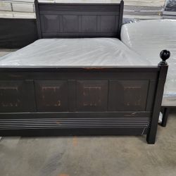 QUEEN SIZE BED FRAME  🚚🚚FREE DELIVERY 🚚🚚