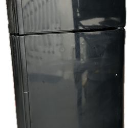 Full-Size Kenmore Refrigerator Freezer