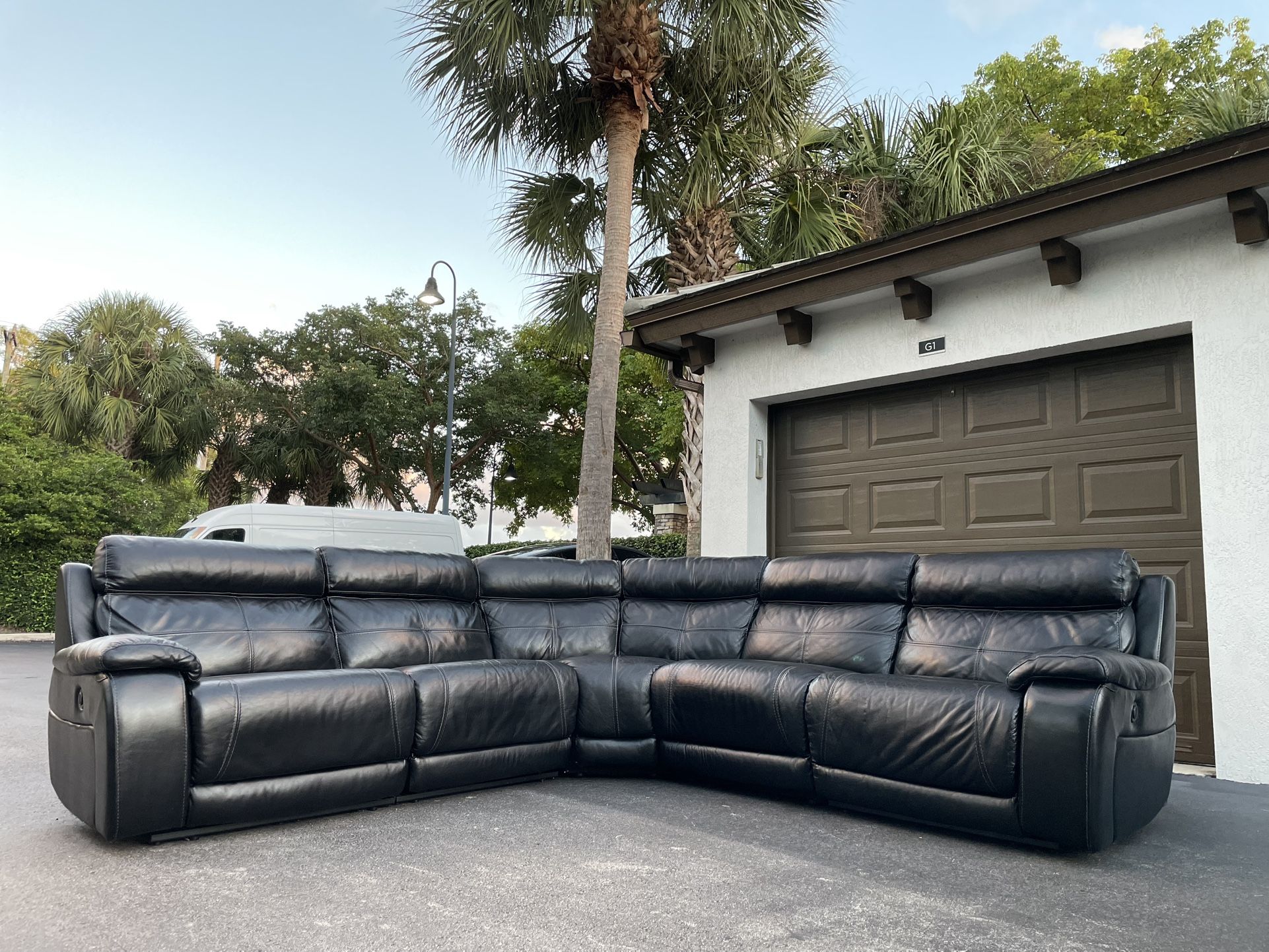 Couch/Sofa Sectional - Leather - Recliners - Cheers - Delivery Available 🚛