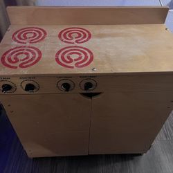 Lakeshore Play Kitchen / Stove 
