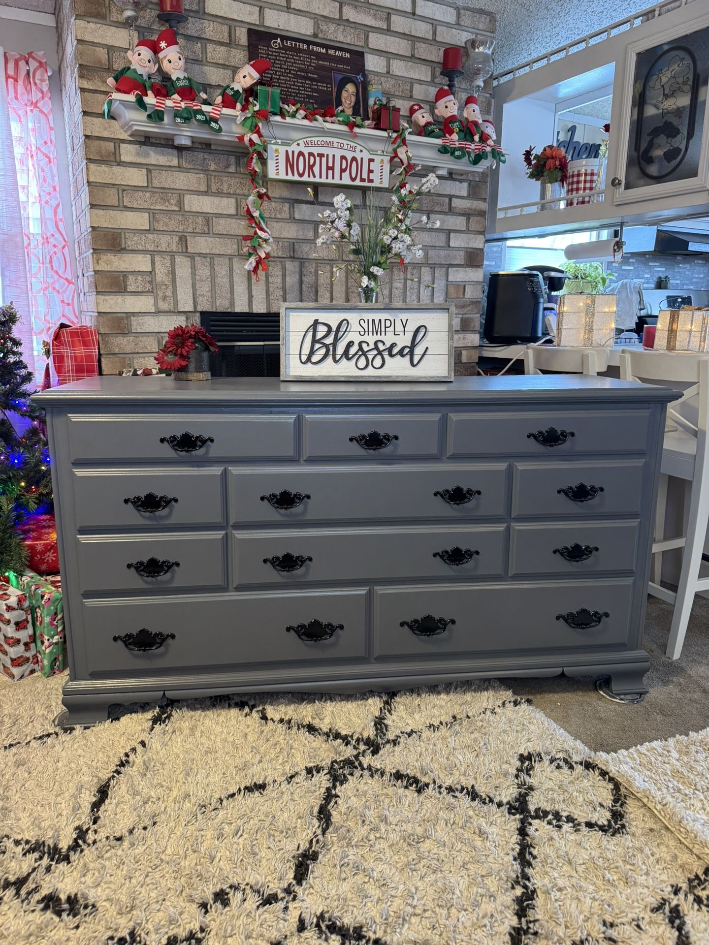 ✨✨BEAUTIFUL GRAY LONG SOLID WOOD 11 DRAWER DRESSER✨✨