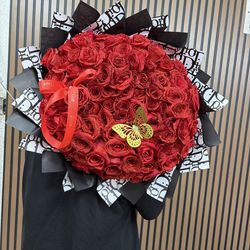 100 roses Available ready ramo buchon  special
