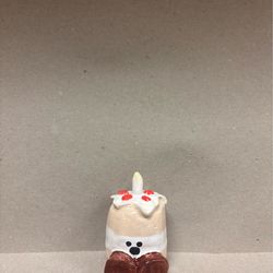 Cyle the cake.