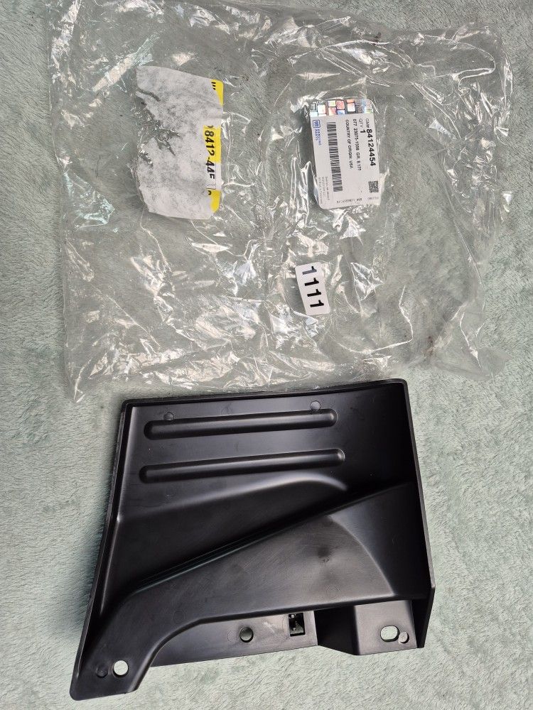 2014/19 Chevrolet Anthracite Rear Passenger