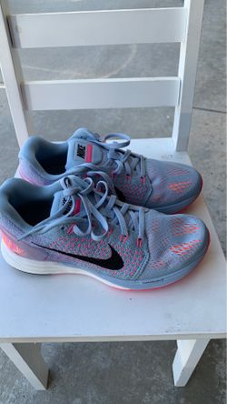 Nike tennis shoes