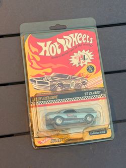 Hot Wheels 2002 club exclusive #016 ‘67 Camaro w/Blue stripes 1/10000 with protector