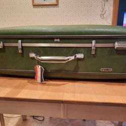 LUGGAGE  AMERICAN TOURISTER