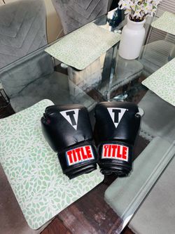 Tittle gloves