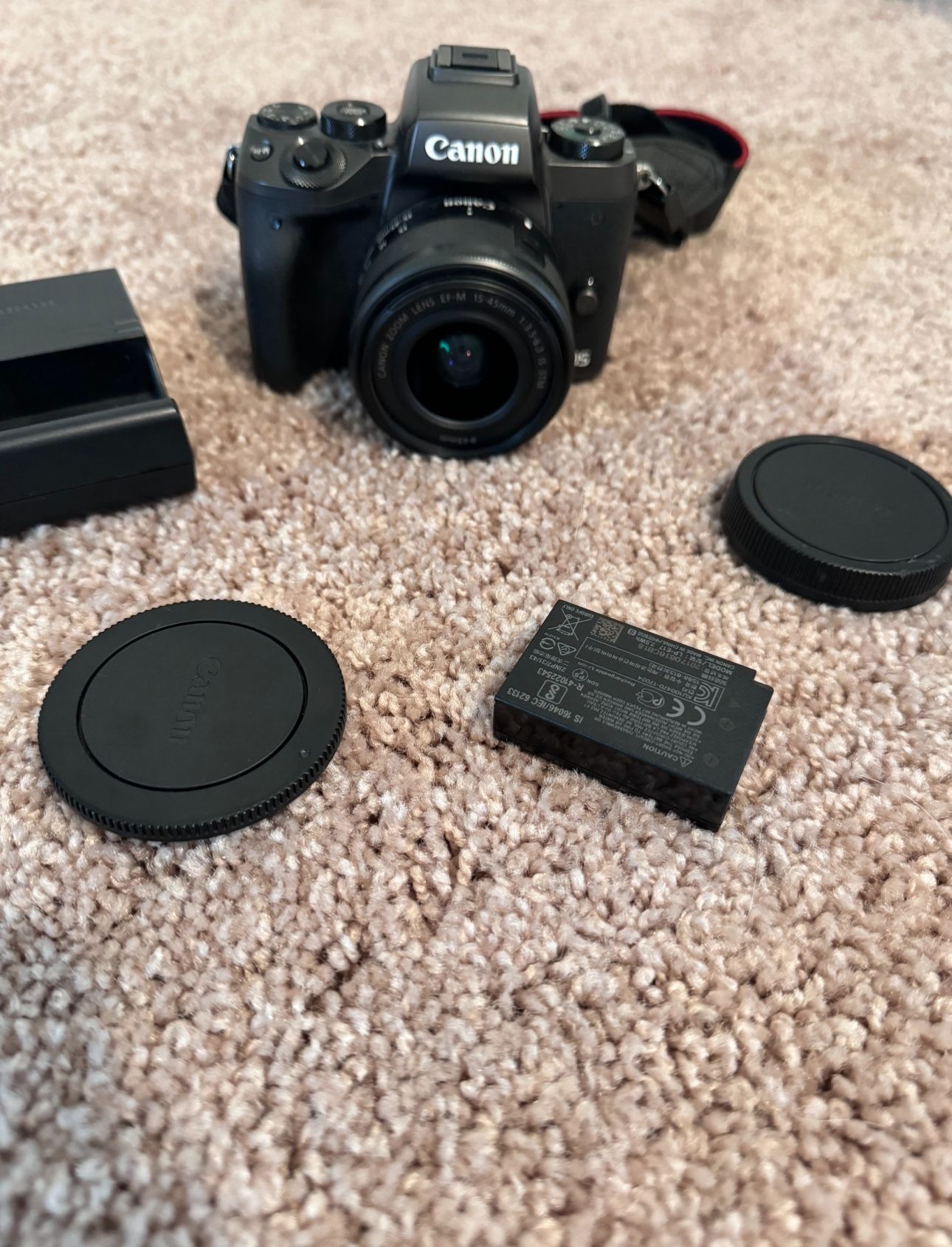 Canon - EOS M5 Mirrorless Camera with EF-M 15-45mm Zoom Lens - Black