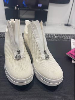 Michael Korrs size 7