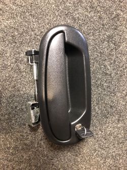 99 - 2003 f150... door handle and lock with key..