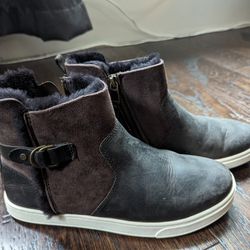 Olukai Boots - Like New