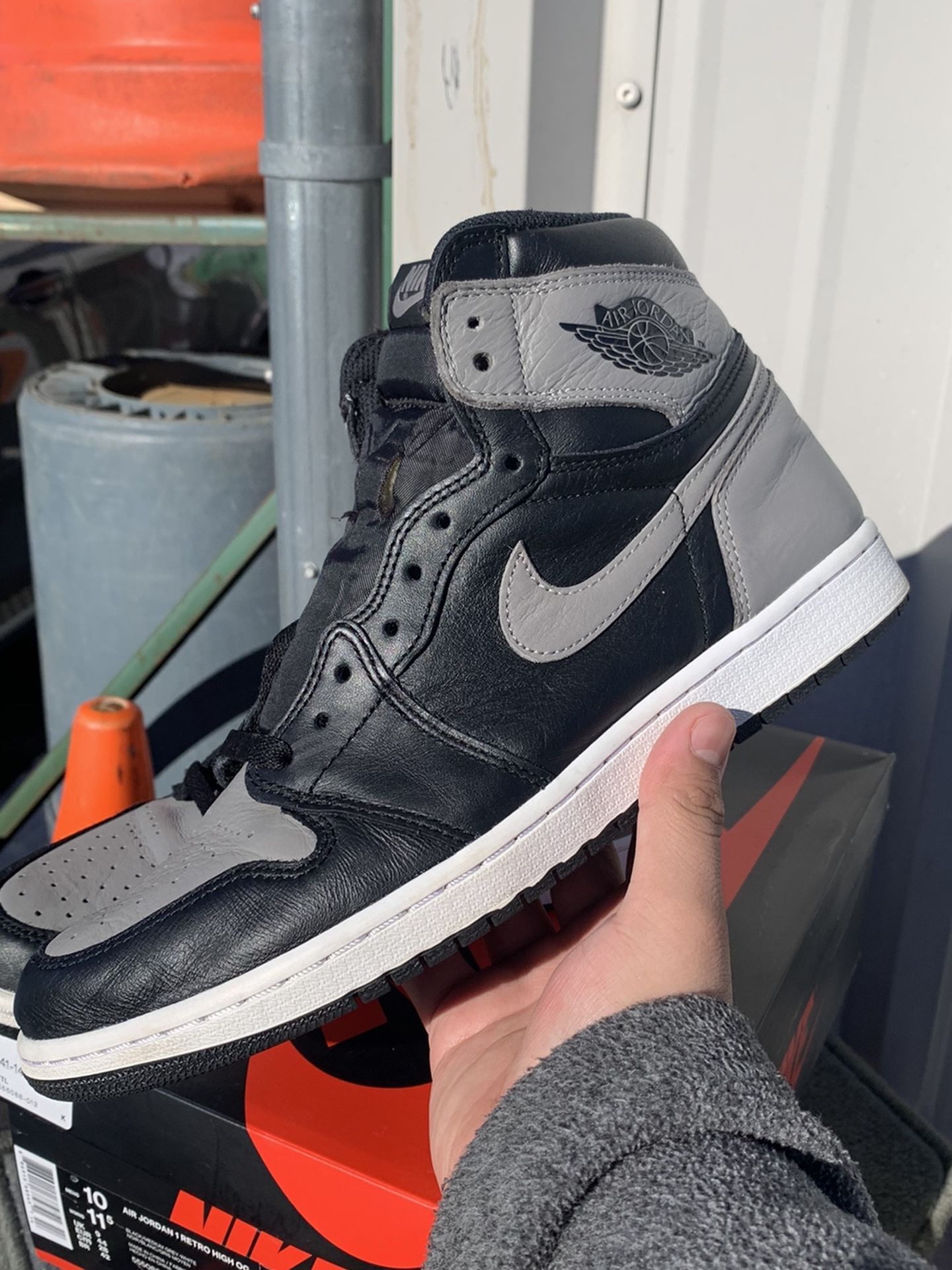 Air Jordan 1 Shadow