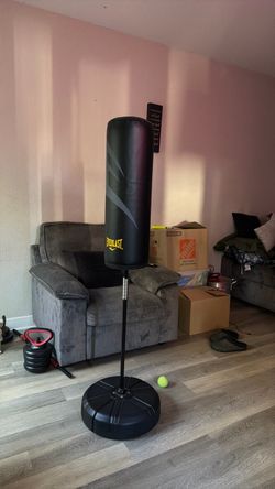 Everlast Freestanding Punching Bag with Stand
