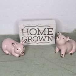 Farmhouse Decor Lot Pink Ceramic Pigs and Wooden Home Grown Sign Tiered Tray 
