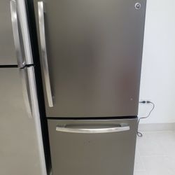 Refrijerador General Electric Friser Abajo Y Estufa LG De Gas 