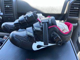 Cycling shoes Peloton w/ heart monitors