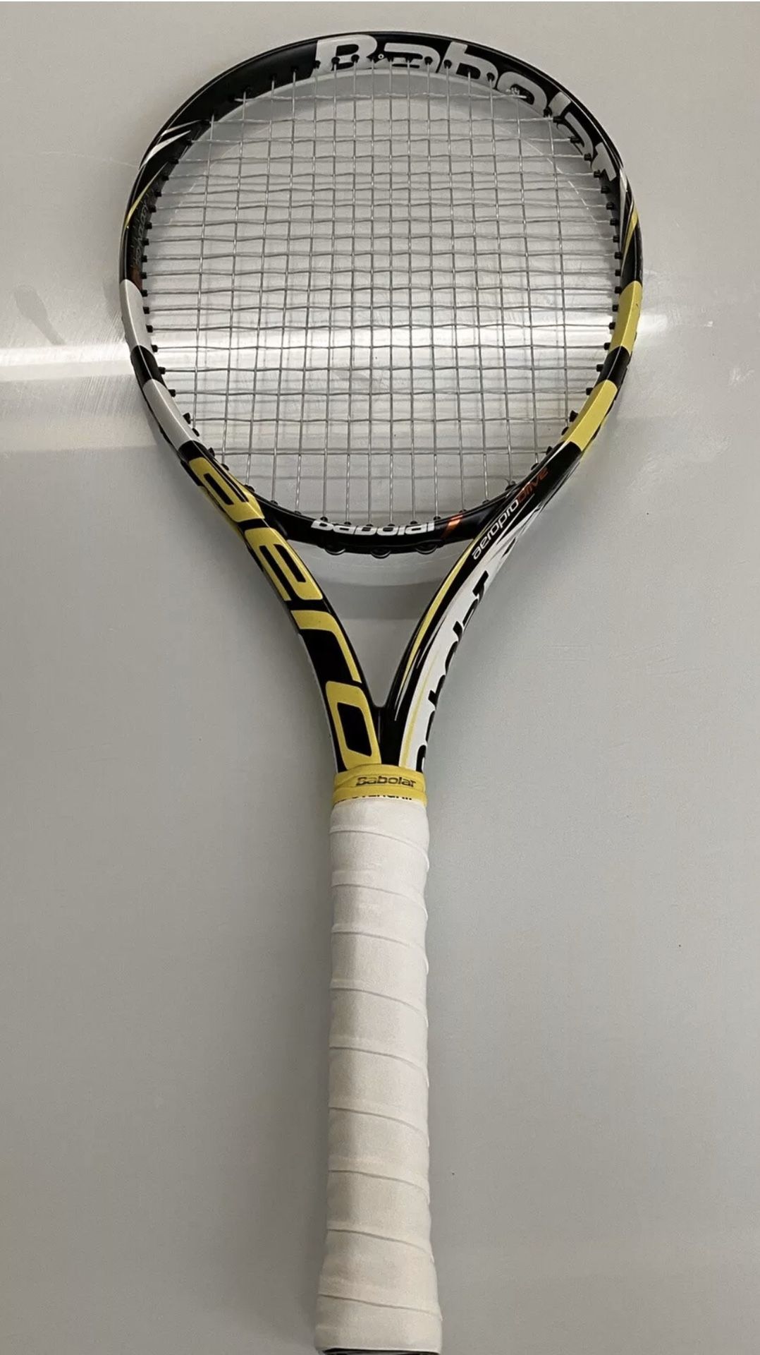 Babolat Aero Pro Drive 2014-2015 model 100 head 10.6 4 1/4 grip Tennis Racquet