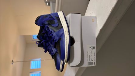 Jordan 1 Mids