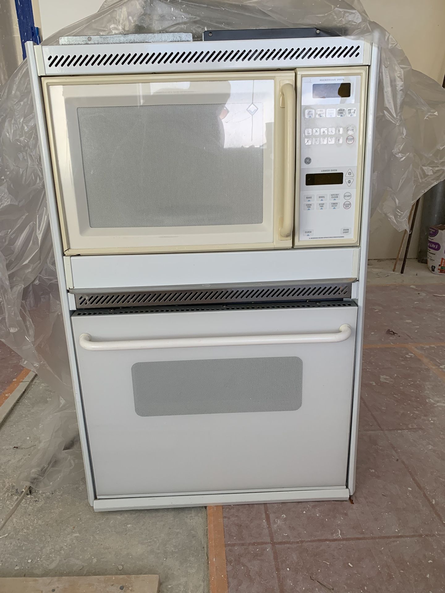 Oven & Microwave Wall Insert GE
