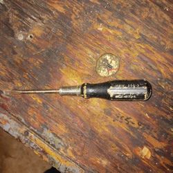 Vintage IRWIN 800-4” Flathead Wooden Handle Screwdriver, Made in USA  Circa 1940s