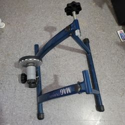 MAG in Place Bike Stand