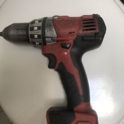 MILWAKEE   M18    DRILL    WORKS   FINE  